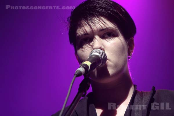 THE XX - 2010-07-03 - BELFORT - Presqu'ile du Malsaucy - Romy Madley Croft